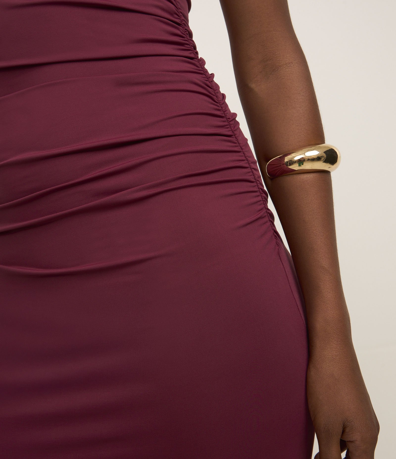 Vestido Reto Midi Ombro Só em Poliamida com Franzido 3