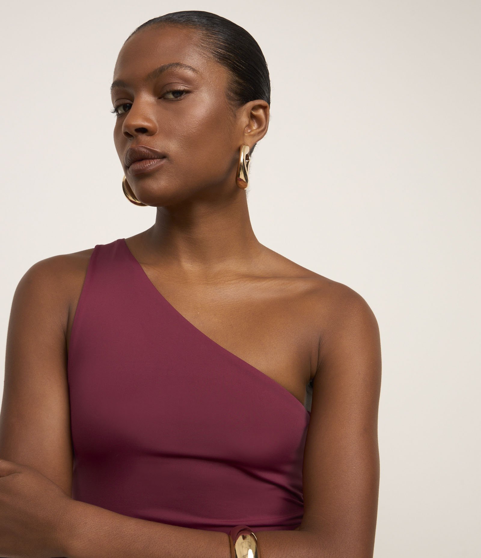 Vestido Reto Midi Ombro Só em Poliamida com Franzido 4