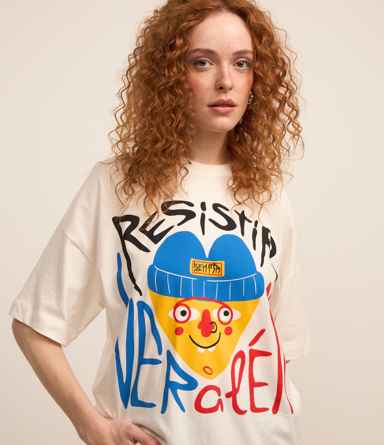 Camiseta Oversized em Algodão com Estampa Resistir Ver Além Branco 1