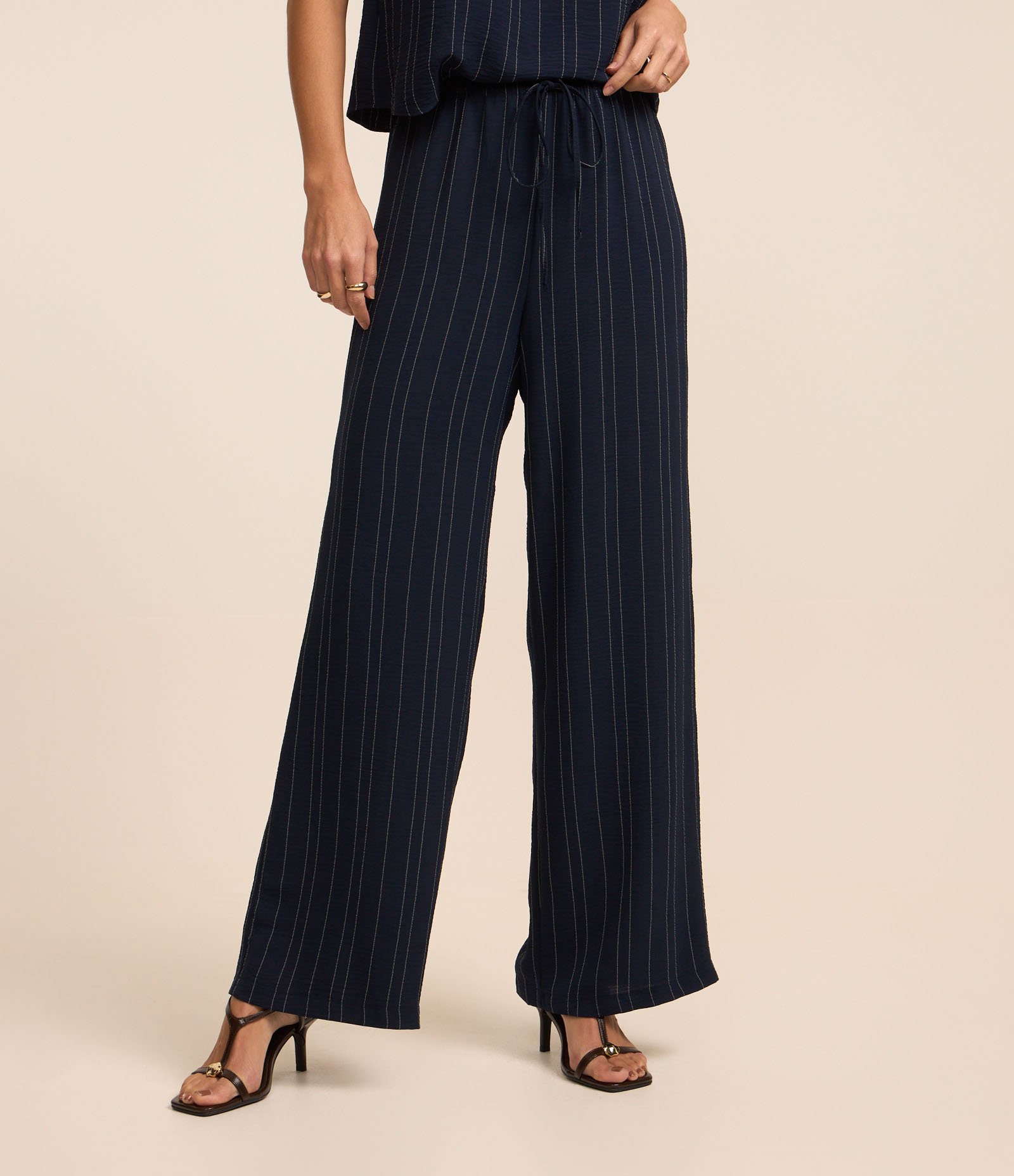 Calça Pantalona Listrada com Efeito Airflow Azul 3