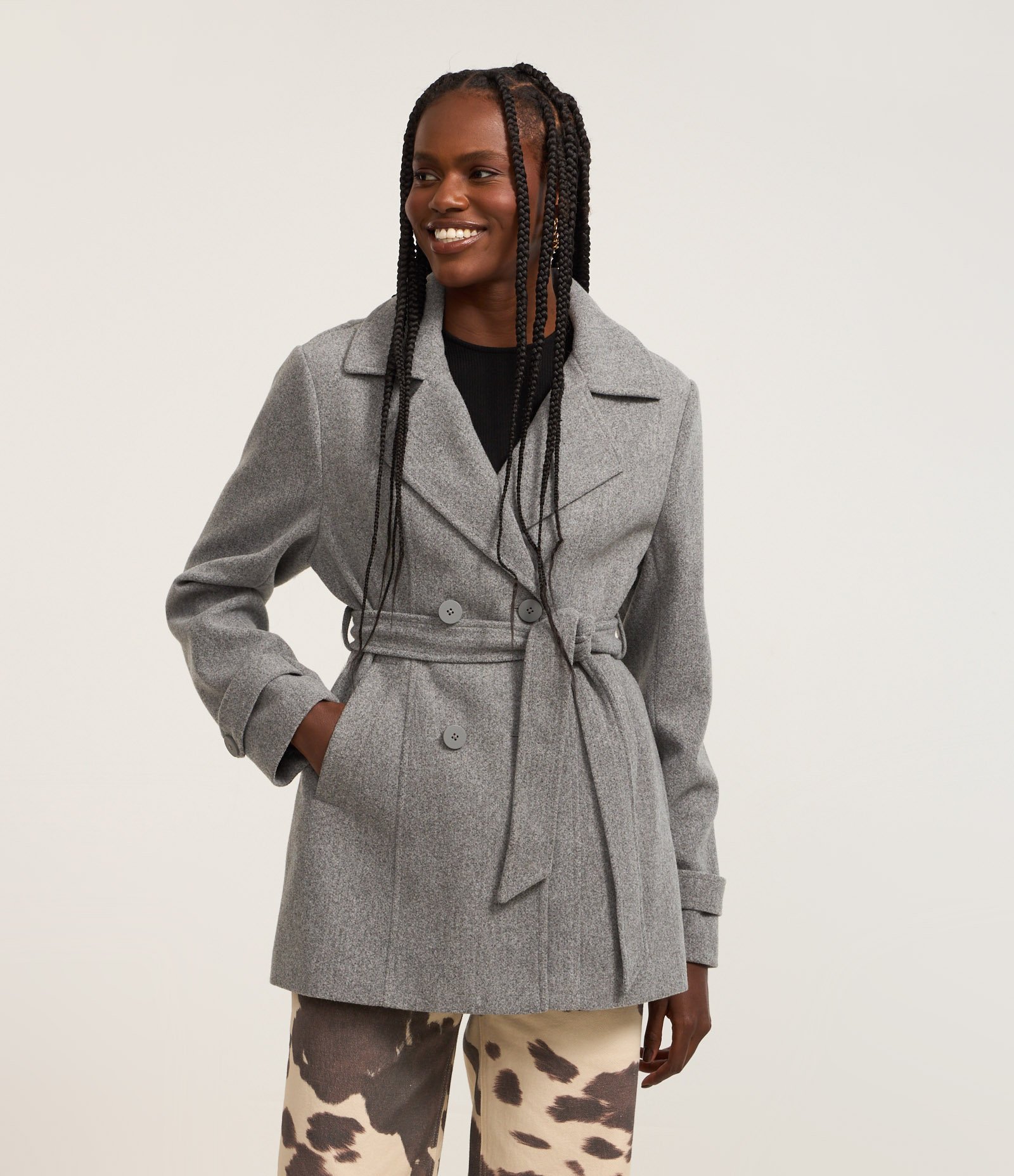 Casaco Alongado em Polivelour com Bolsos Cinza 1