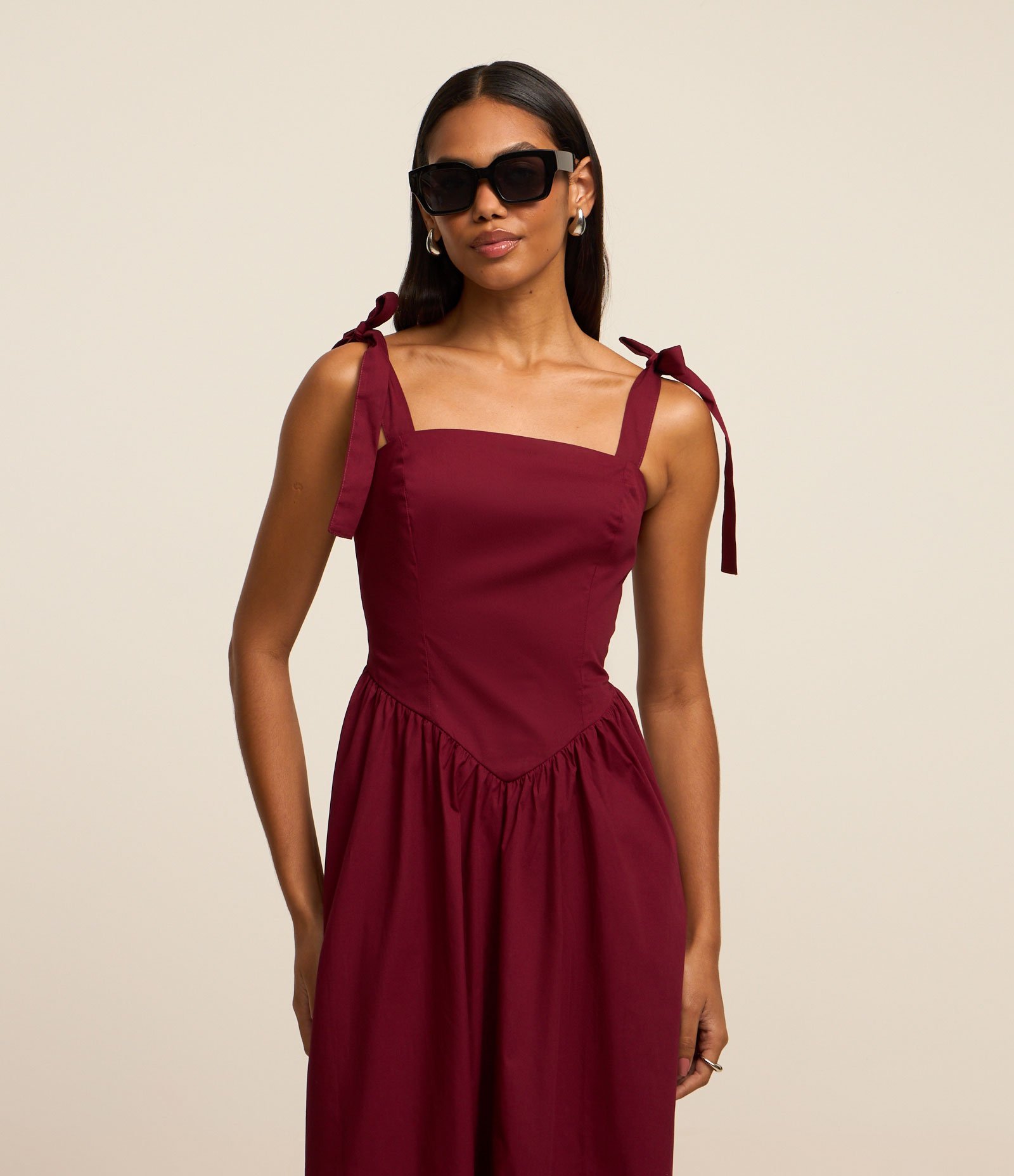 Vestido Midi Evasê em Tricoline com Cintura em V e Alças de Amarração 1