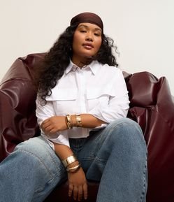 Camisa Cropped em Tricoline com Bolsos Curve & Plus Size