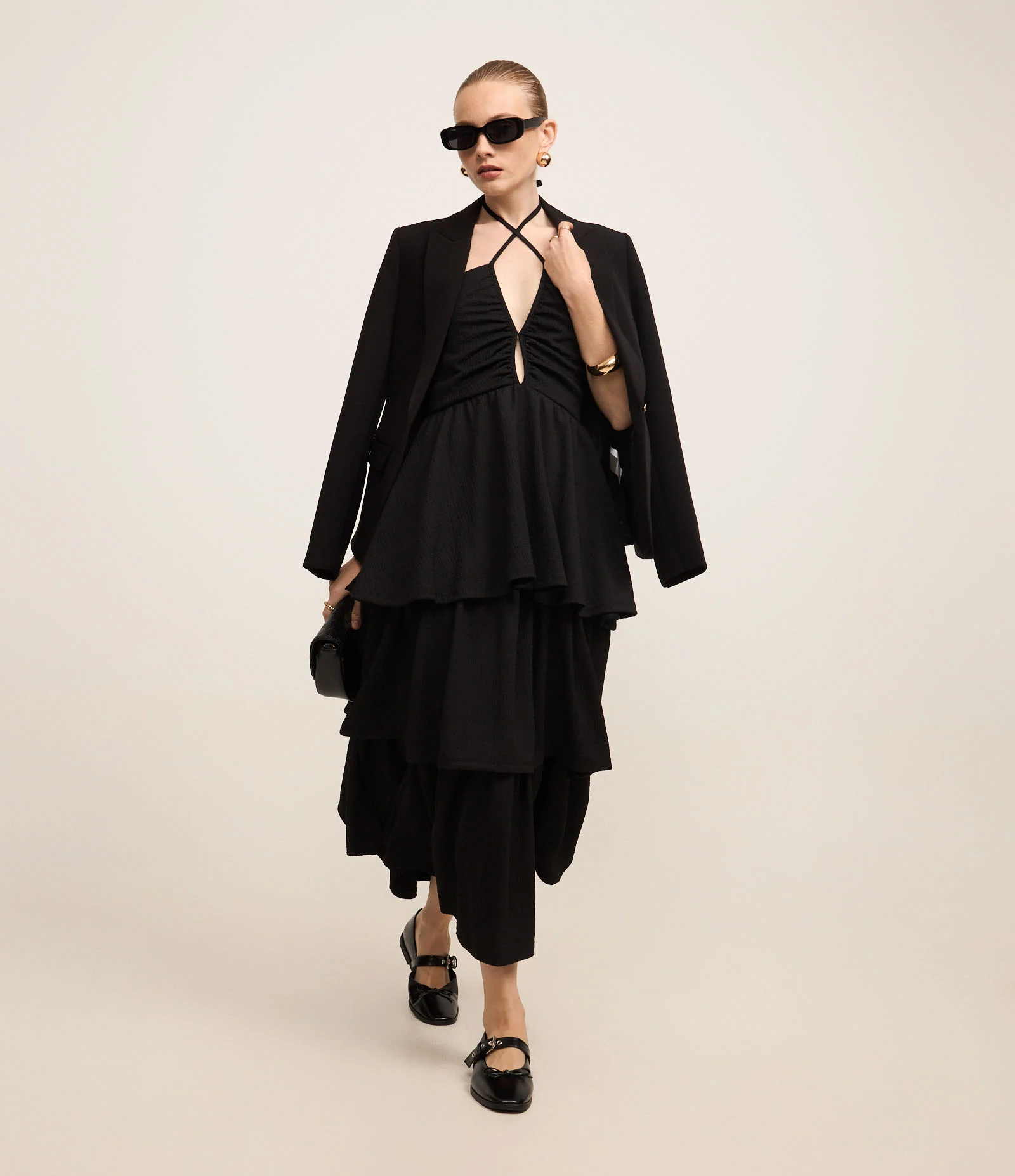 Vestido Evasê Midi Frente Única com Babados na Saia Preto 2