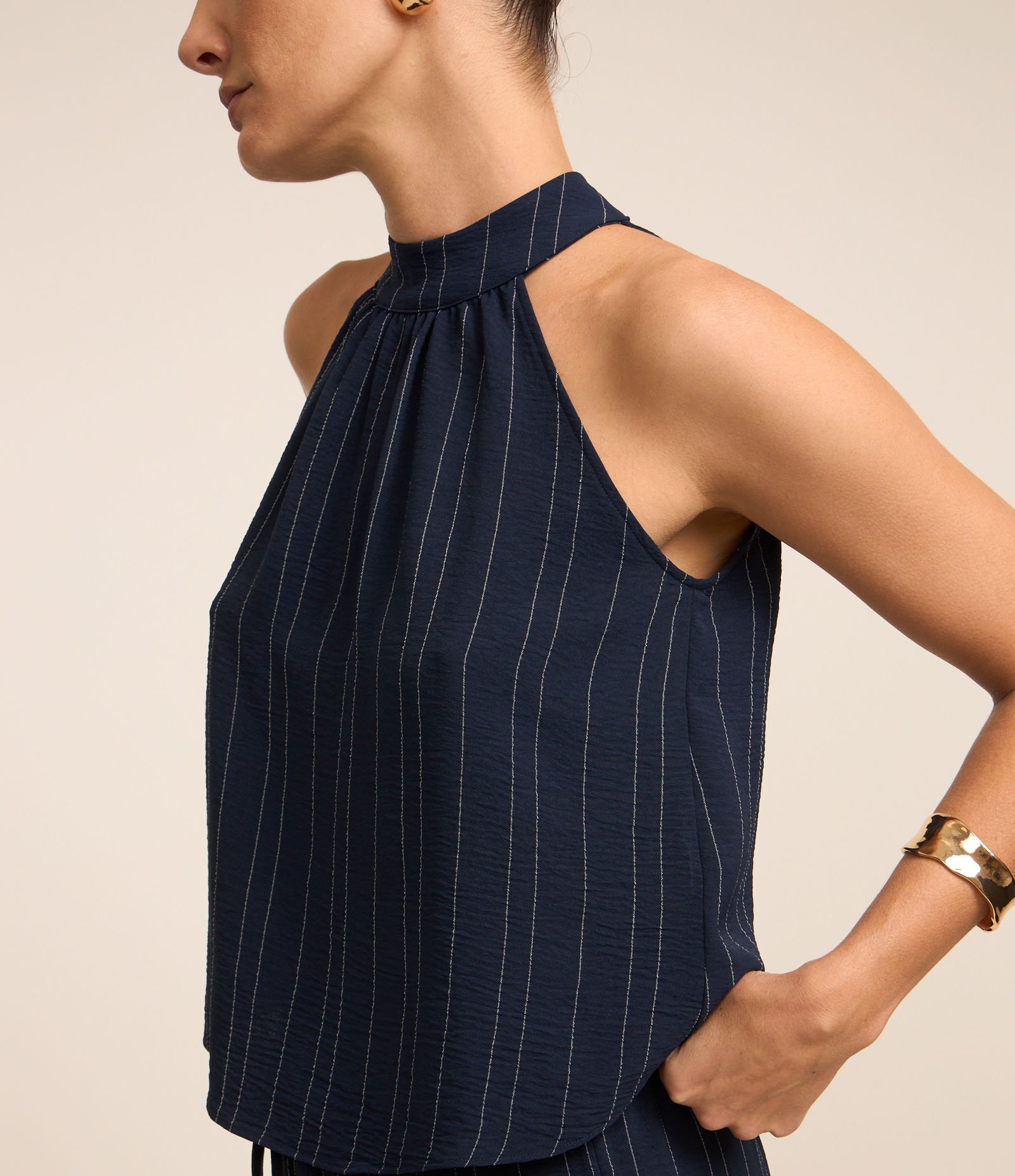 Blusa Listrada com Gola Halter e Efeito Airflow Azul 3