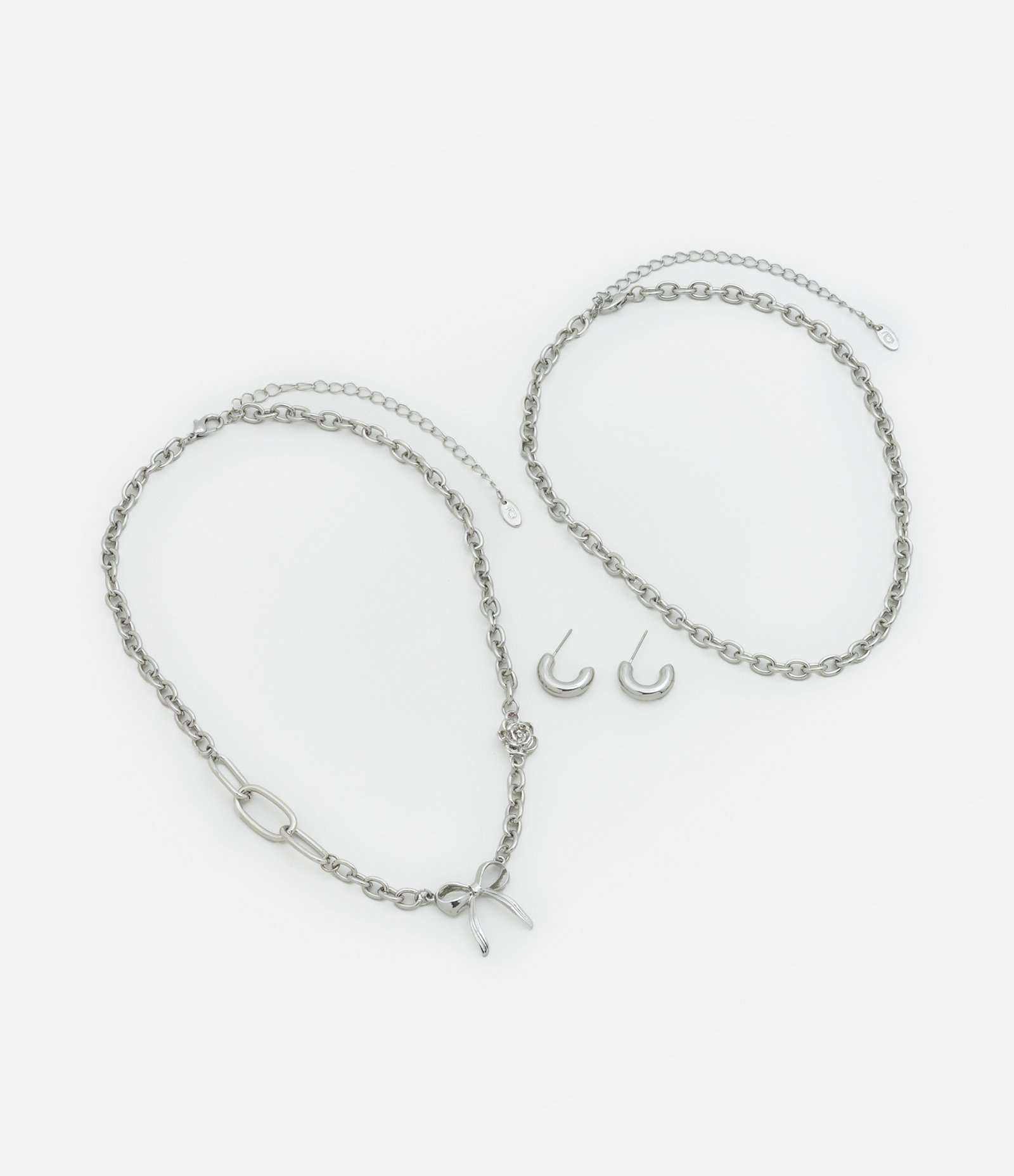 Conjunto de Colar e Brinco Metal com Shape de Corrente e Pingente Laço Prata 2