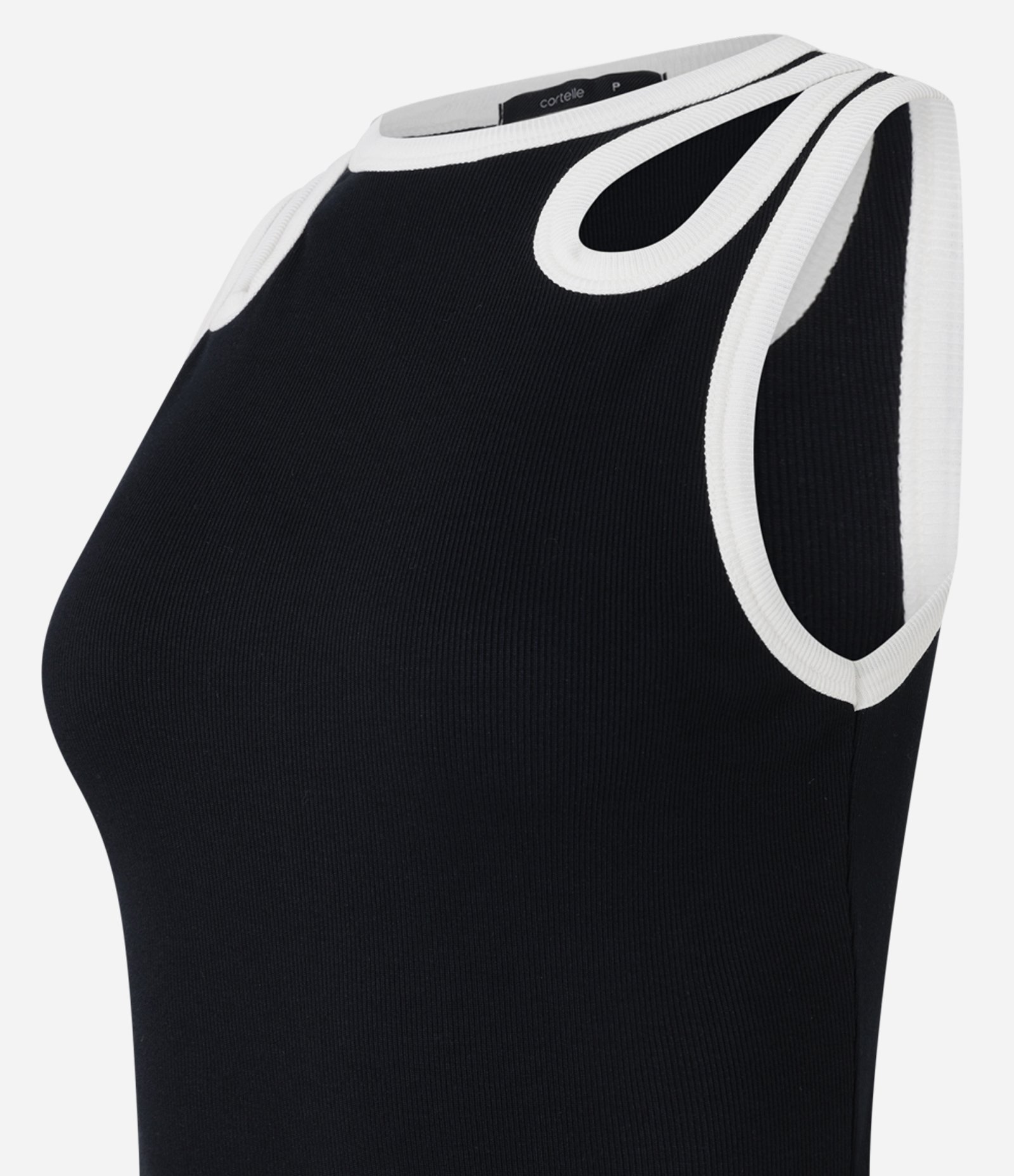 Blusa em Ribana com Vazado de Gota Contrastante Preto 6