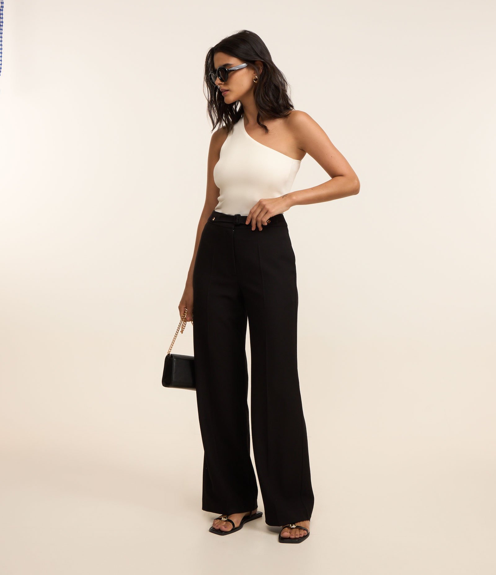 Blusa em Ribana com Ombro Único Branco 2