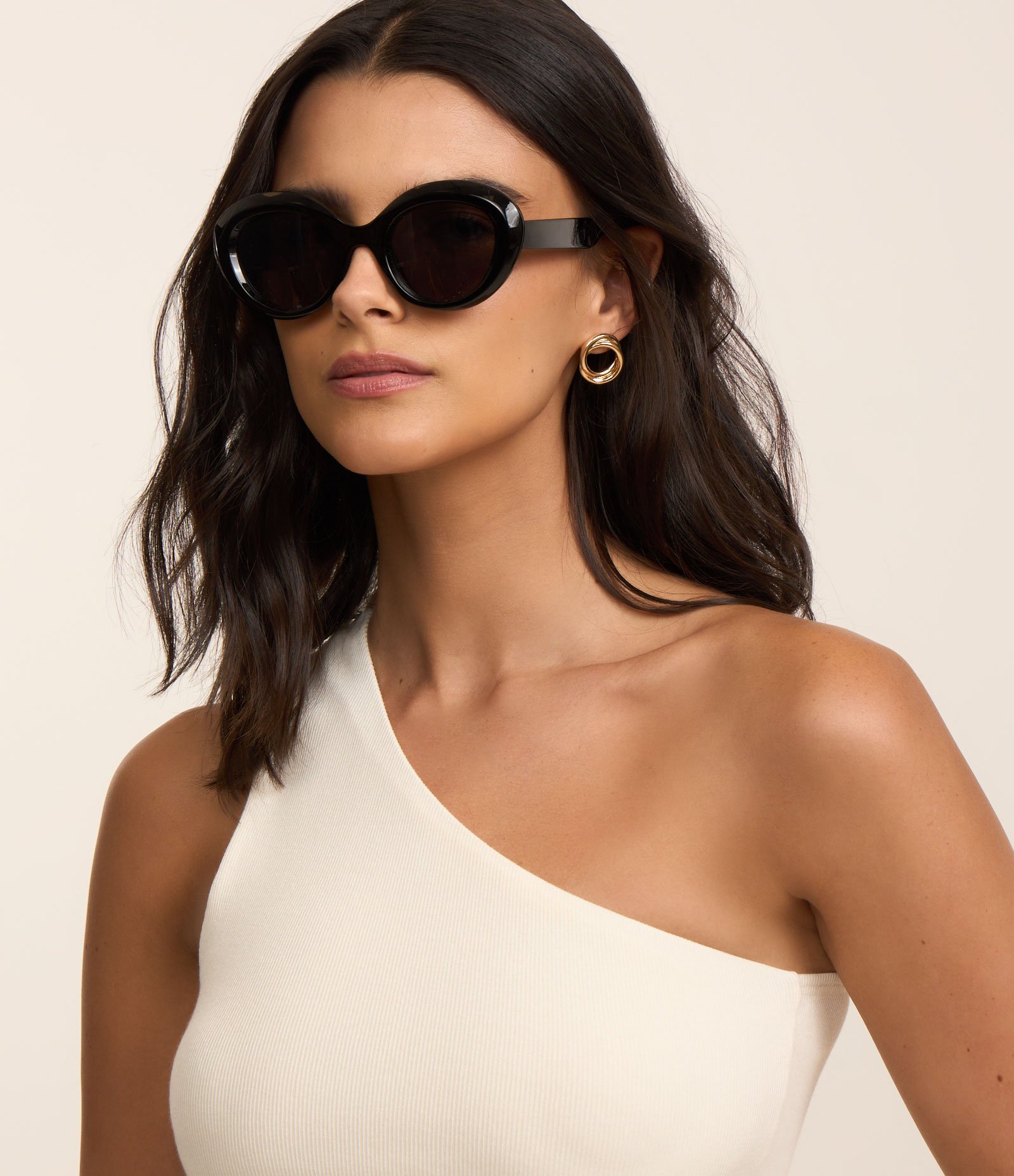 Blusa em Ribana com Ombro Único Branco 3