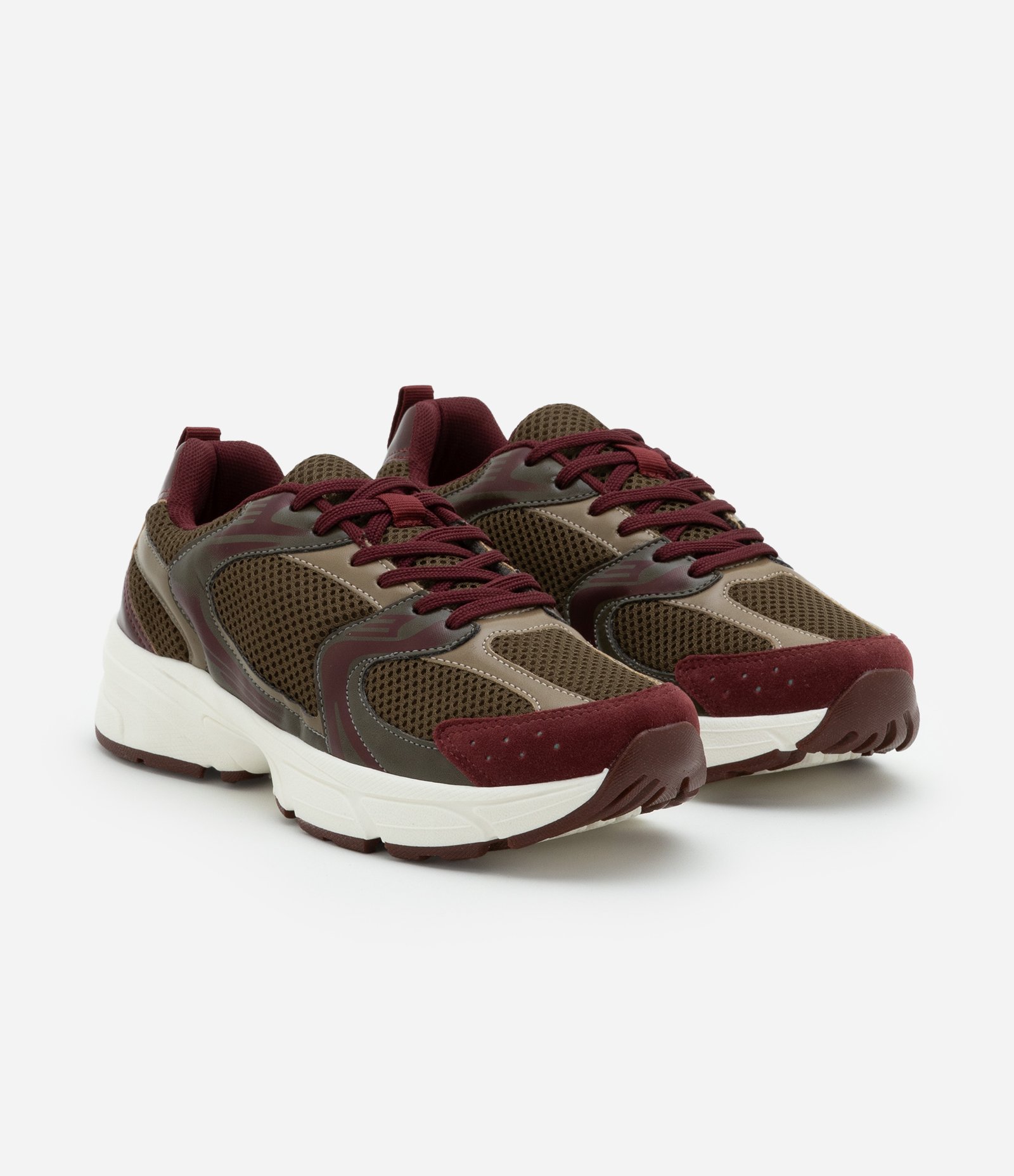 Tênis Jogging em PU Esportivo Sola Contrastante Bordô 3