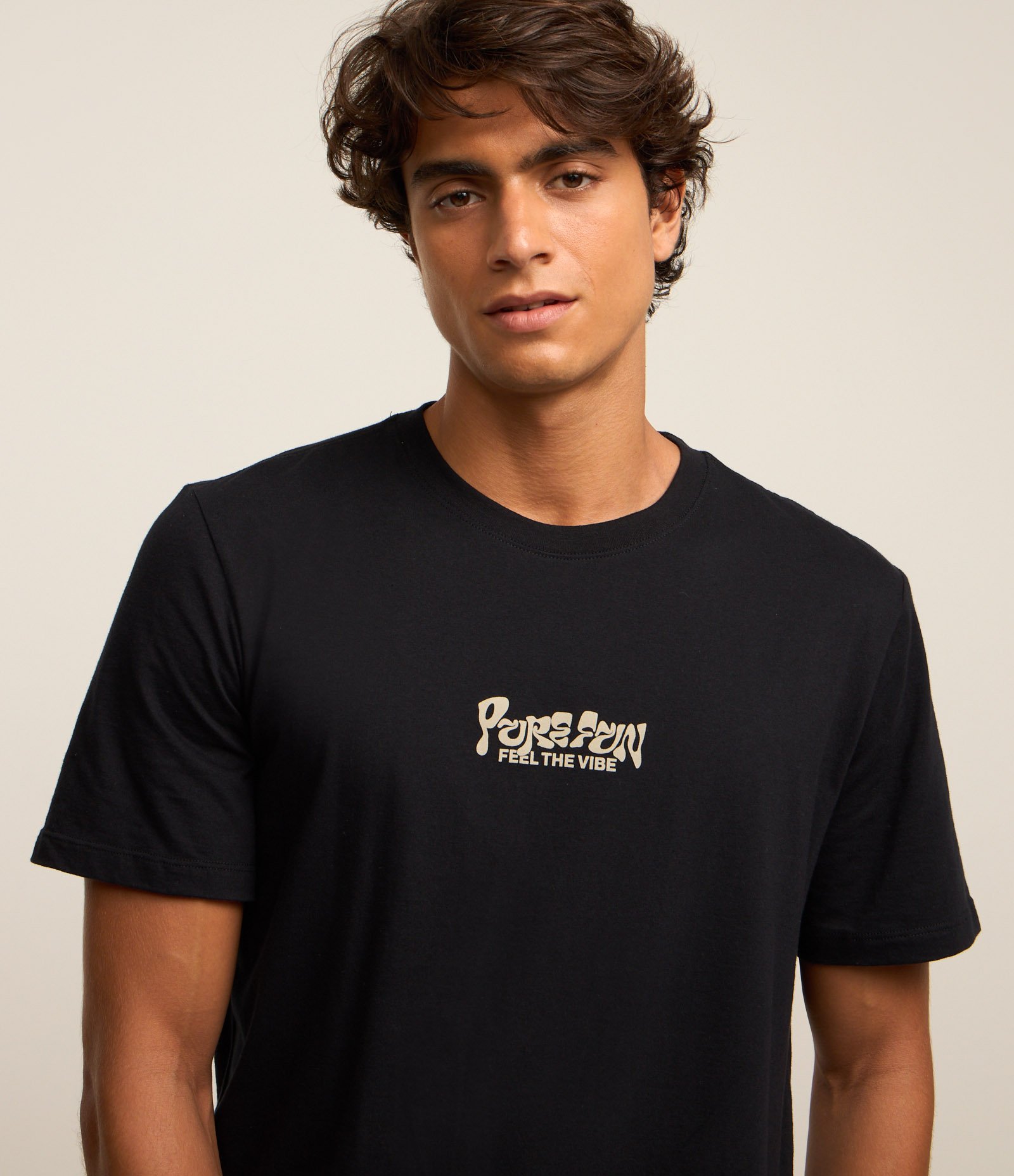 Camiseta Comfort em Algodão com Estampa Lettering Pure Fun Preto 3