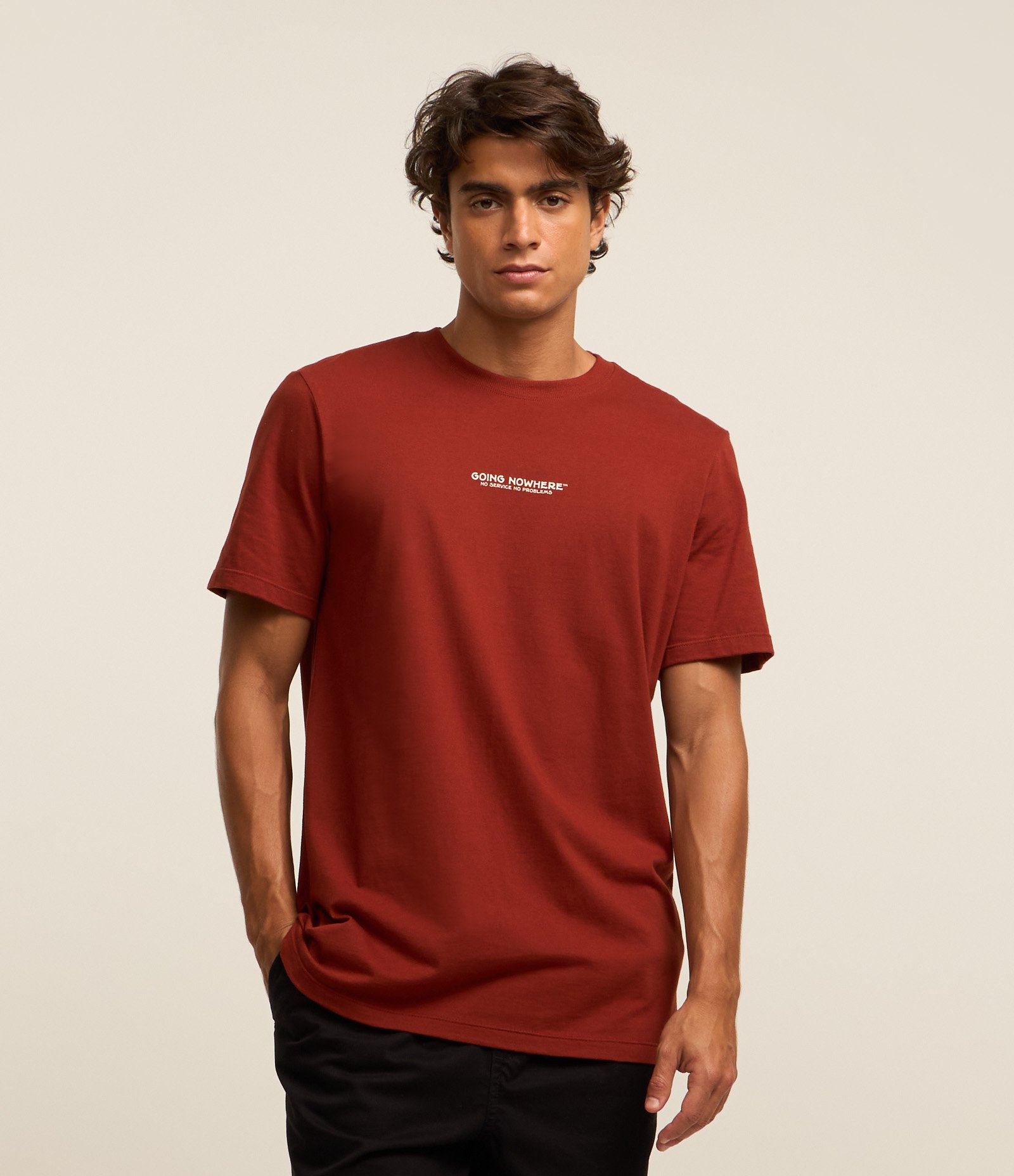 Camiseta Comfort em Algodão com Estampa de Montanhas Vermelho 3