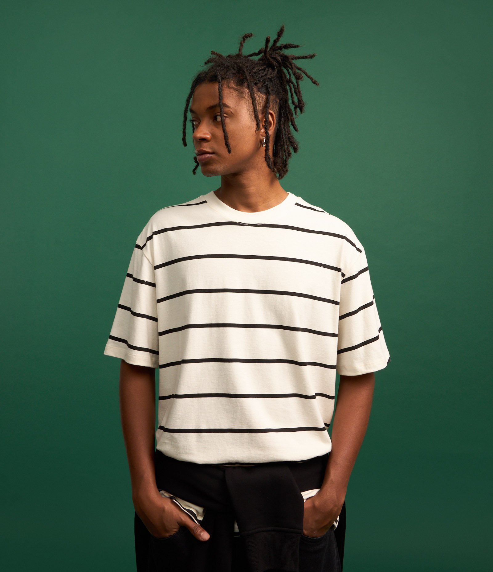 Camiseta Relaxed em Algodão com Listras Finas Branco/Preto 4