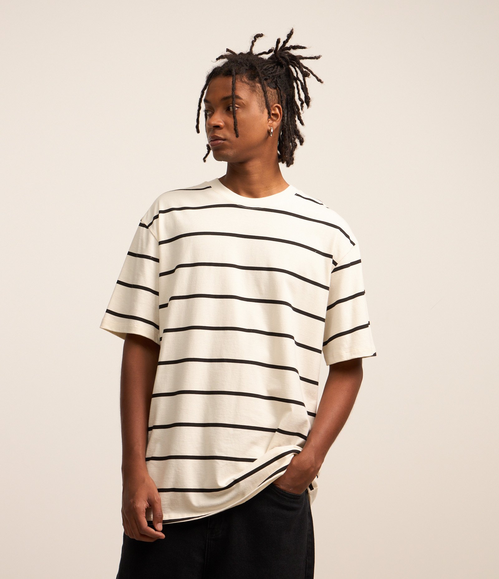 Camiseta Relaxed em Algodão com Listras Finas Branco/Preto 1