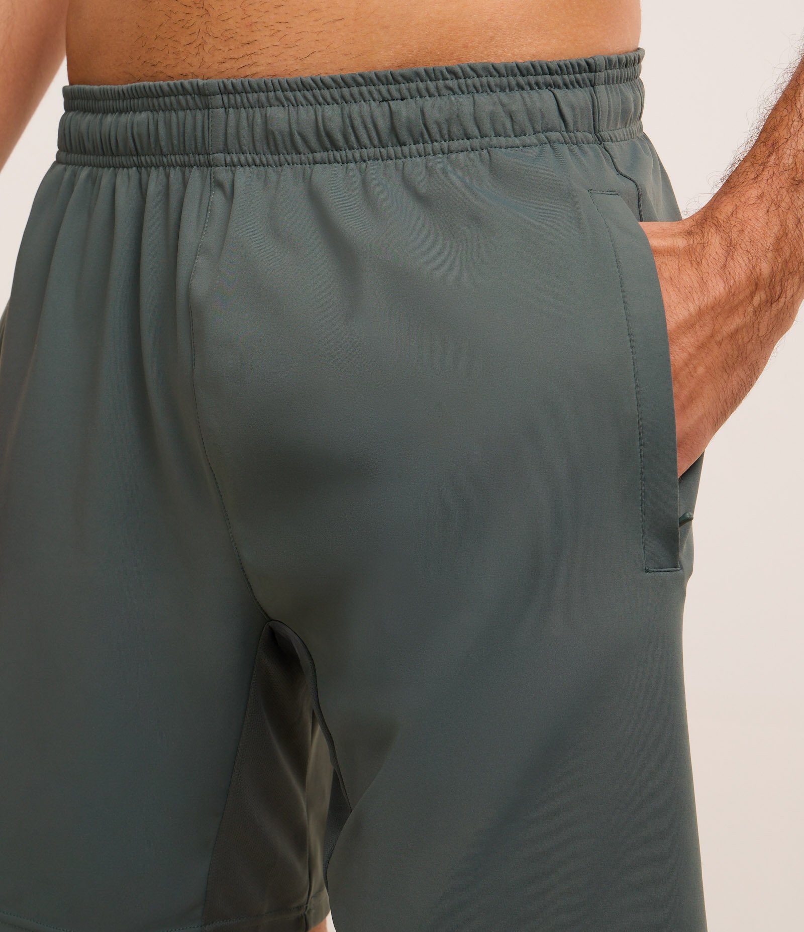 Bermuda Esportiva em Microfibra com Zíper no Bolso 4