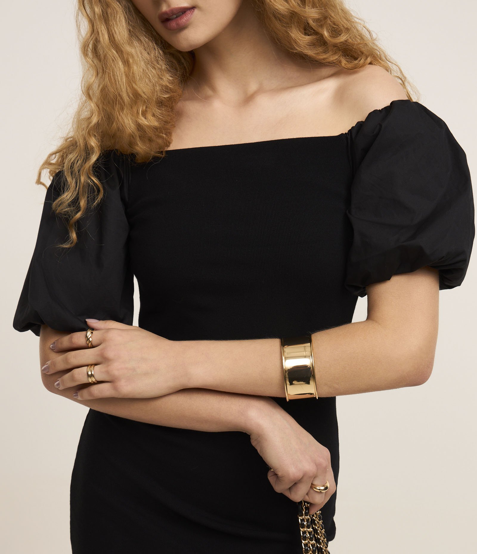 Vestido Curto em Viscose Ombro a Ombro Preto 4