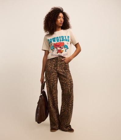 Calça Wide Leg em Sarja com Estampa Animal Print Oncinha Calça Wide Leg em Sarja com Estampa Animal Print Oncinha