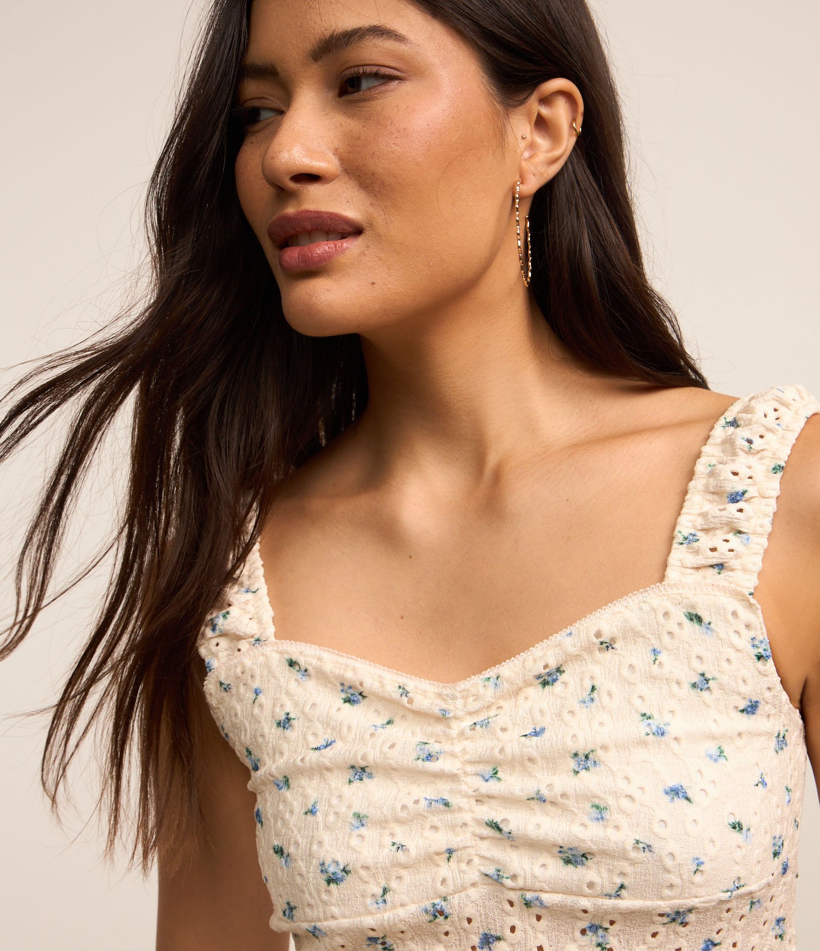 Blusa em Laise Estampado com detalhe no busto Branco 3