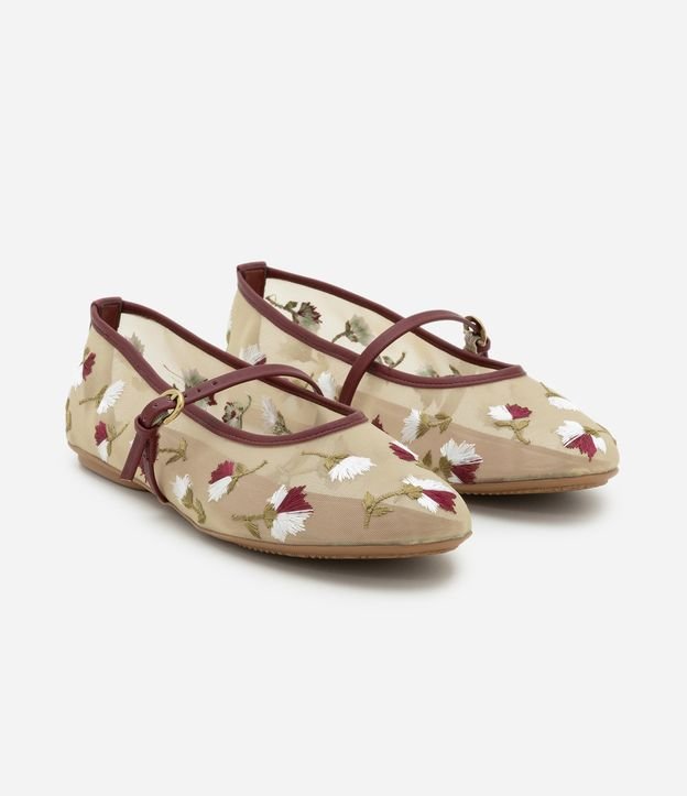 Sapatilha em Tela com Bordado Floral
