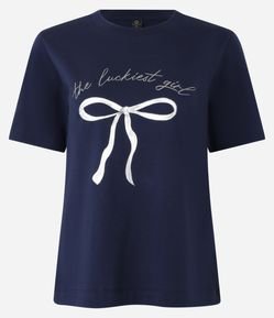 Camiseta Manga Curta em Algodão com Estampa Localizada The Luckiest Girl