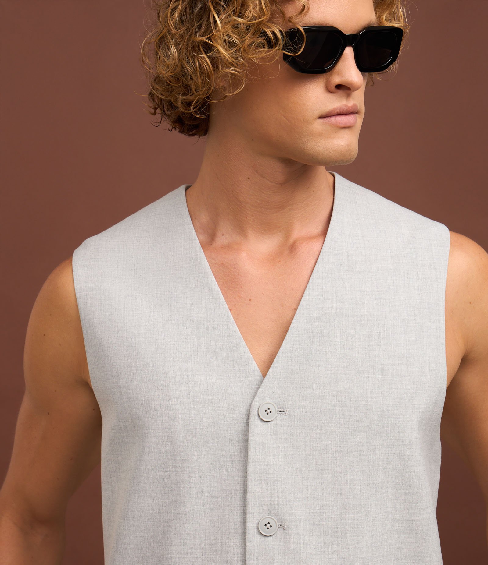 Colete em Alfaiataria com Gola em V Branco 4