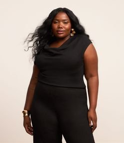 Blusa em Crepe com Textura Decote Redondo Curve & Plus Size