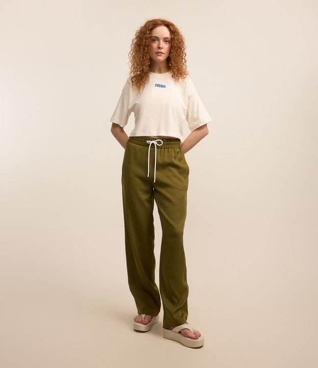 Calça em Alfaiataria com Friso Contrastante e Elástico na Cintura