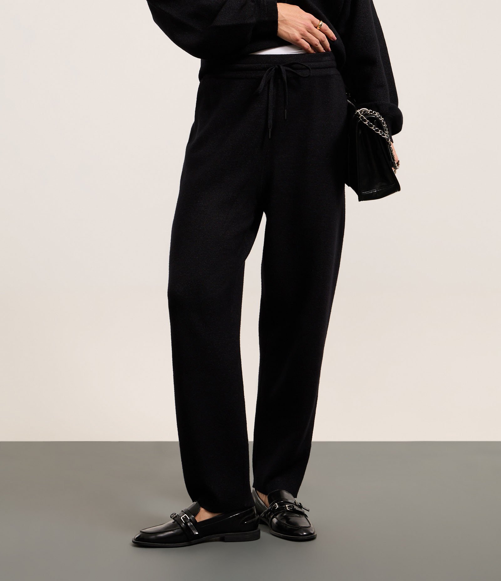 Calça Cintura Alta em Tricô Mescla com ELástico no Cós Preto 3