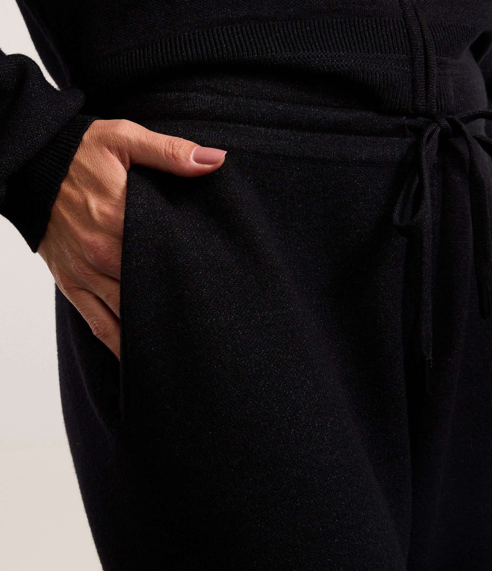 Calça Cintura Alta em Tricô Mescla com ELástico no Cós Preto 4