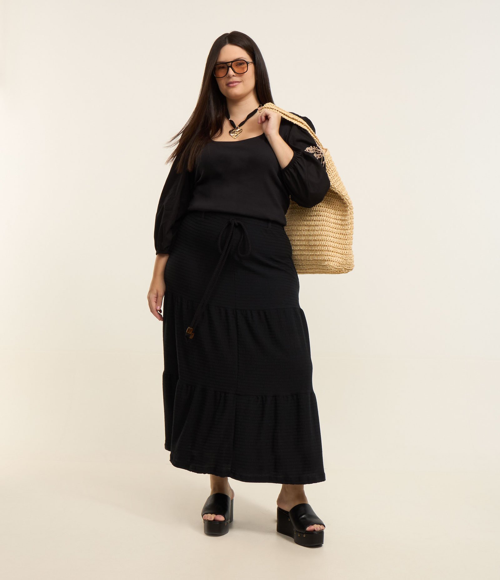 Saia Midi Texturizada com Amarração Curve & Plus Size Preto 1