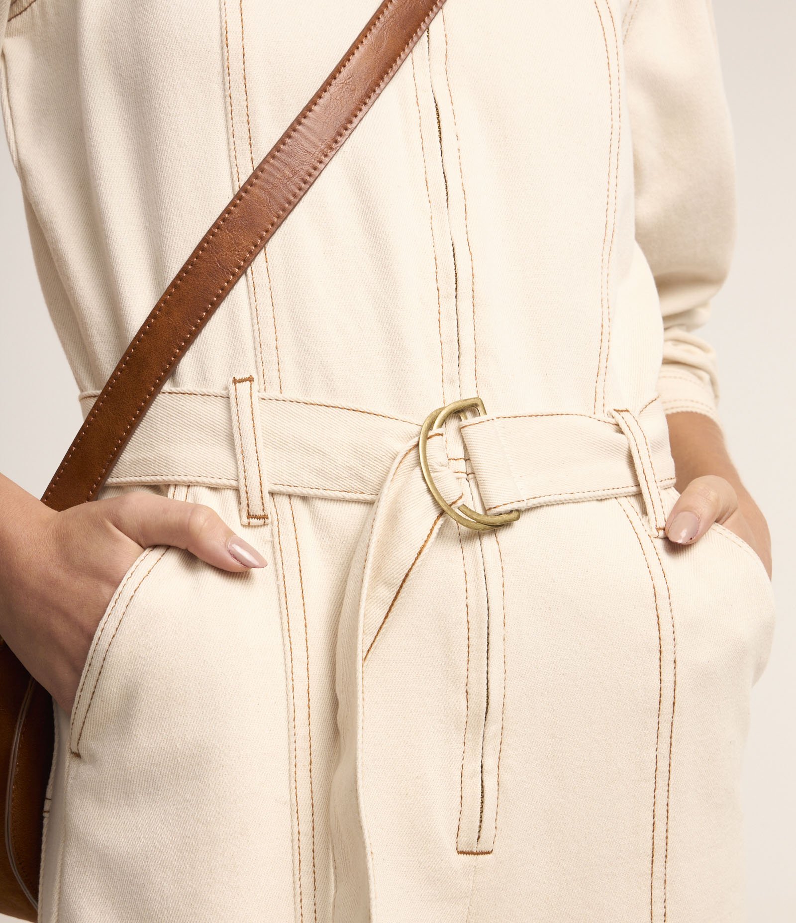 Macacão em Sarja com Cinto com Fivela e Manga Bufante Off White 3