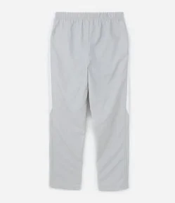 Calça Esportiva em Poliamida com Detalhe em Recortes