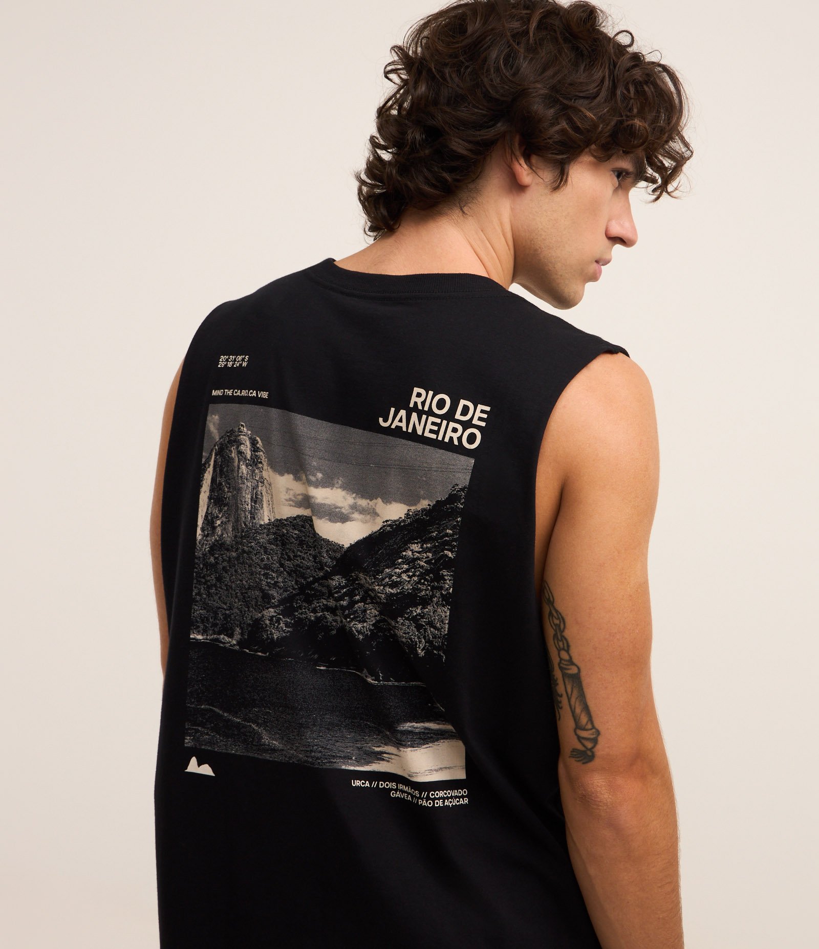 Regata Comfort em Algodão com Estampa Rio de Janeiro Preto 1