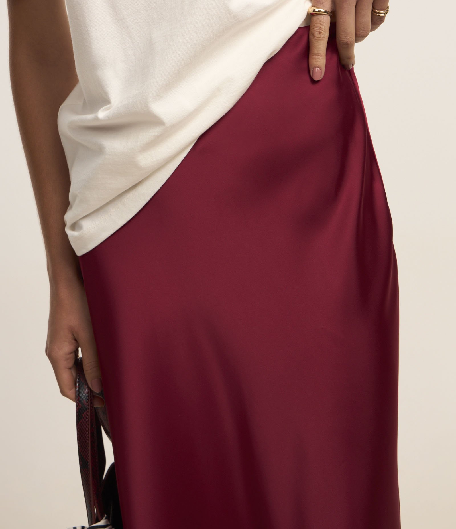 Saia Midi Evasê Slip Acetinada Vermelho 4