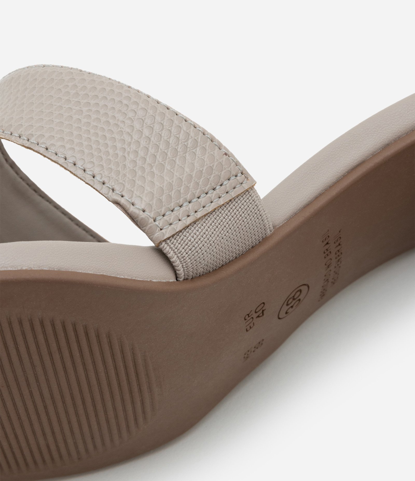 Sandália com Tiras em H e Salto Médio Bege 4