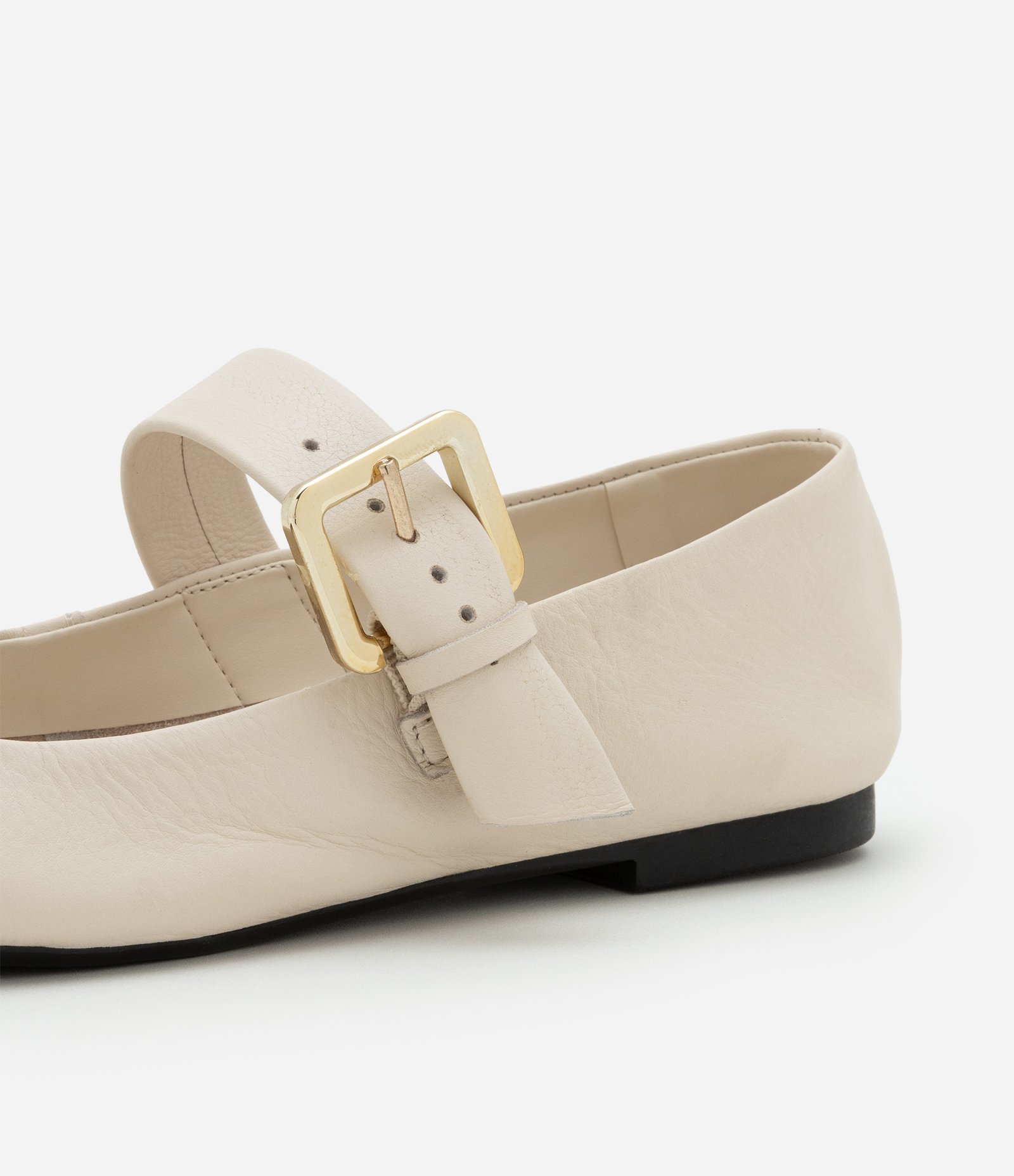 Sapatilha em Couro com Tira Central e Maxi Fivela Metalizada em Plástico Off White 3