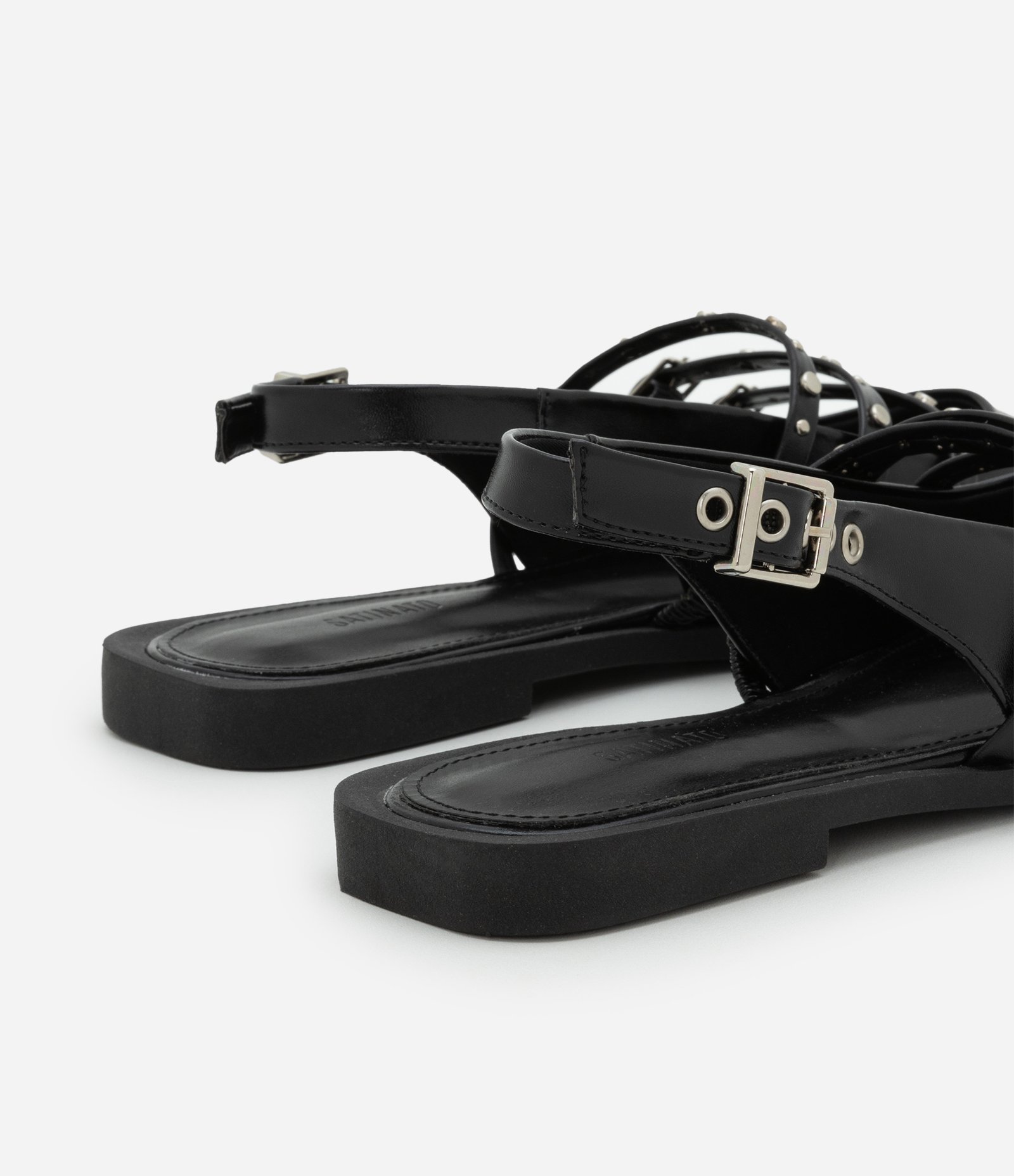 Sapatilha Slingback Tiras com Aviamentos Preto 3
