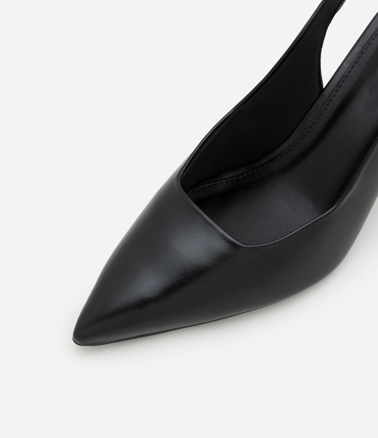 Sapato Scarpin Slingback com Salto Fino Preto 5
