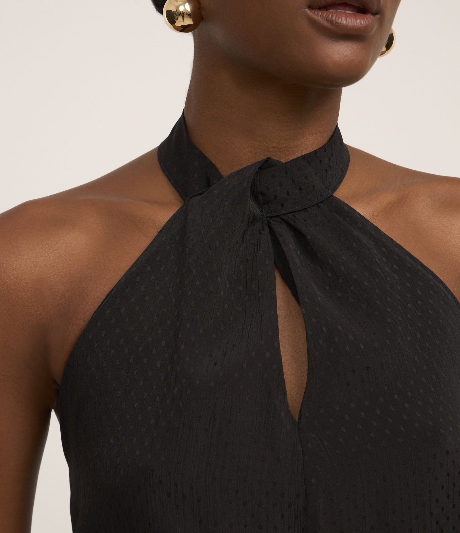 Blusa Sem Manga em Chiffon com Gola Halter Preto 4