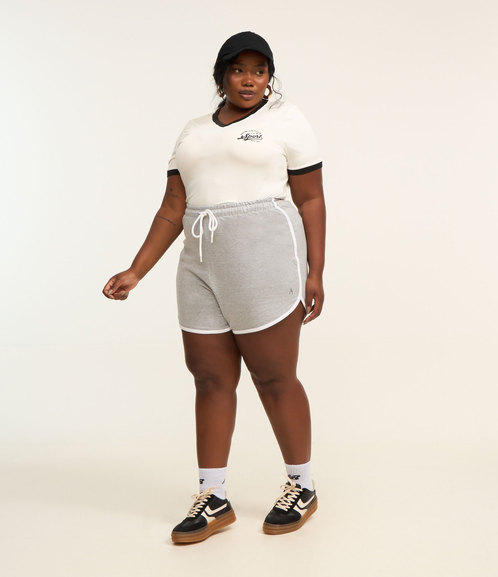 Short Runner em Moletinho Curve e Plus Size Cinza Mescla 1