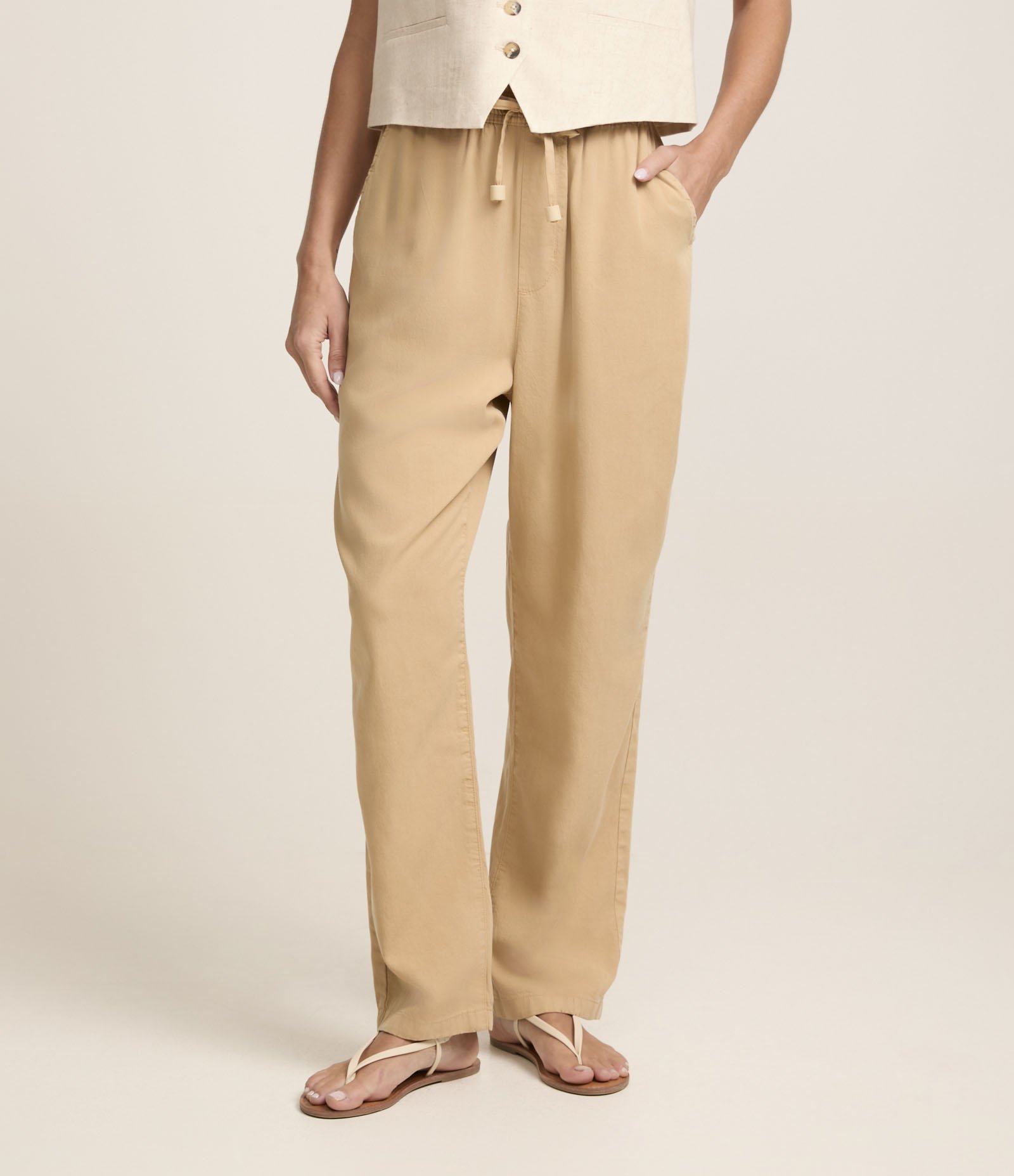 Calça Reta Cropped em Sarja com Cintura Alta Bege 3
