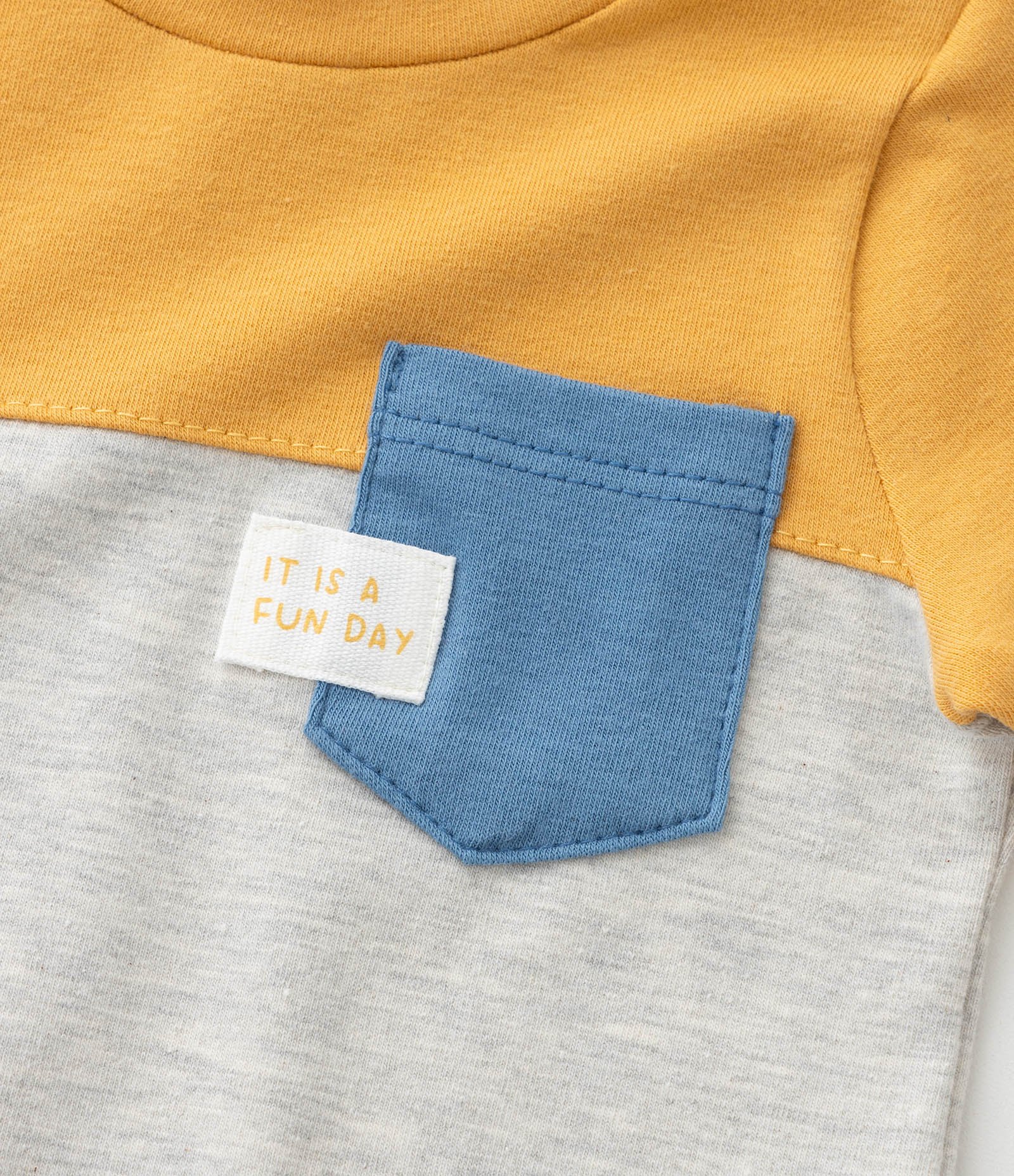 Body Infantil com Recortes e Bolso - Tam 0 a 24 meses Amarelo/Cinza 6