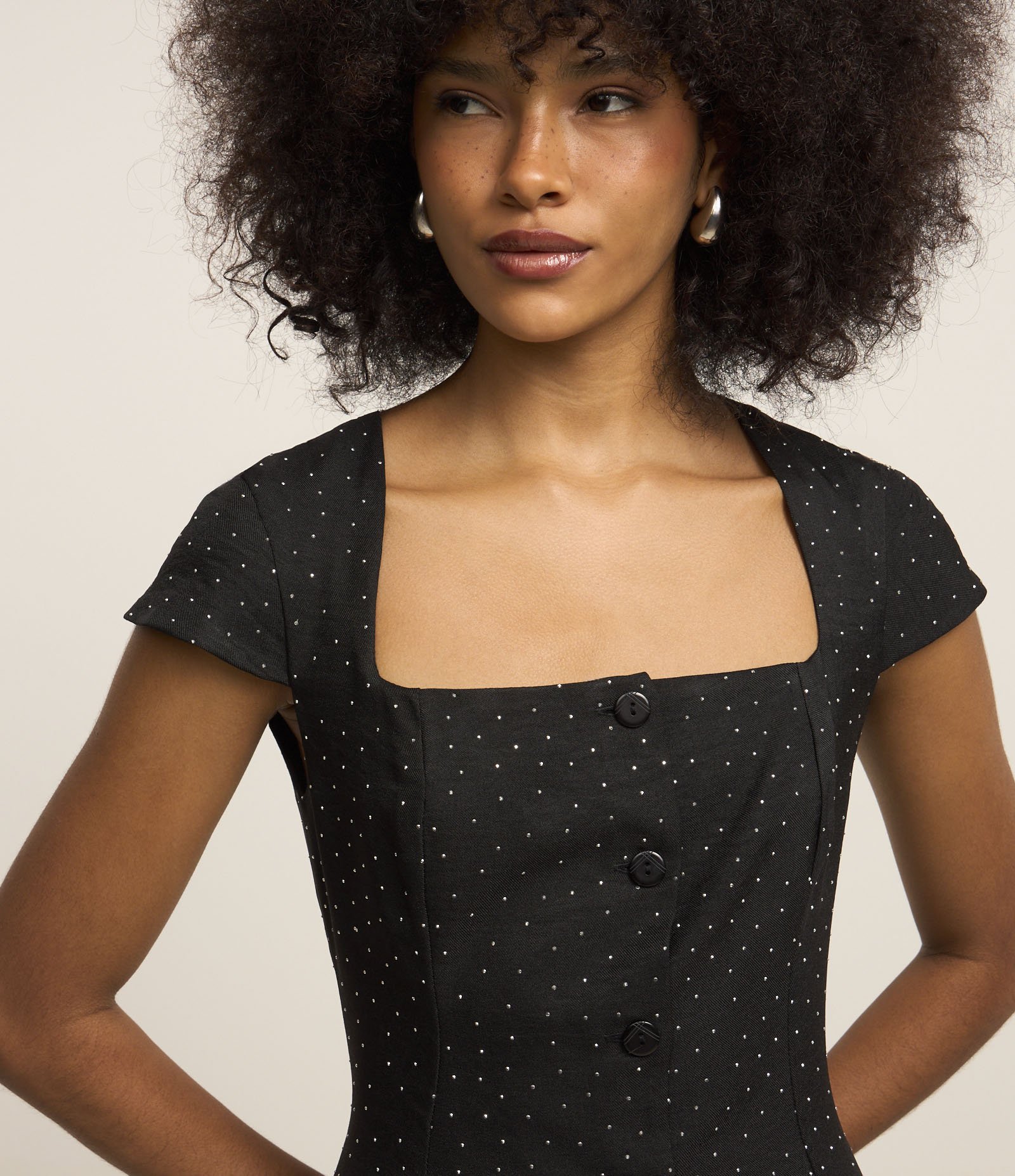 Vestido Curto em Alfaiataria Poá com Botões Frontais Preto 3