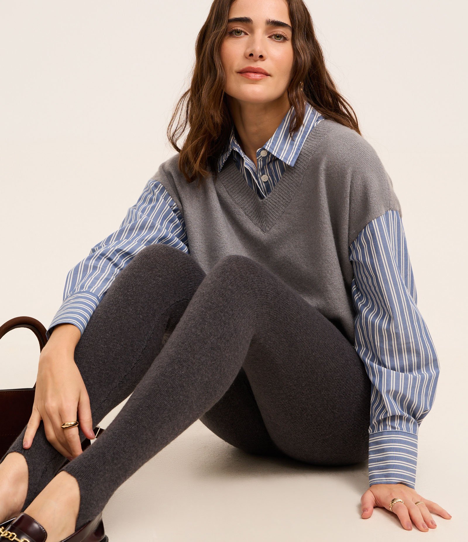 Camisa Oversized com Colete em Tricô com Listras e Botões Cinza 7