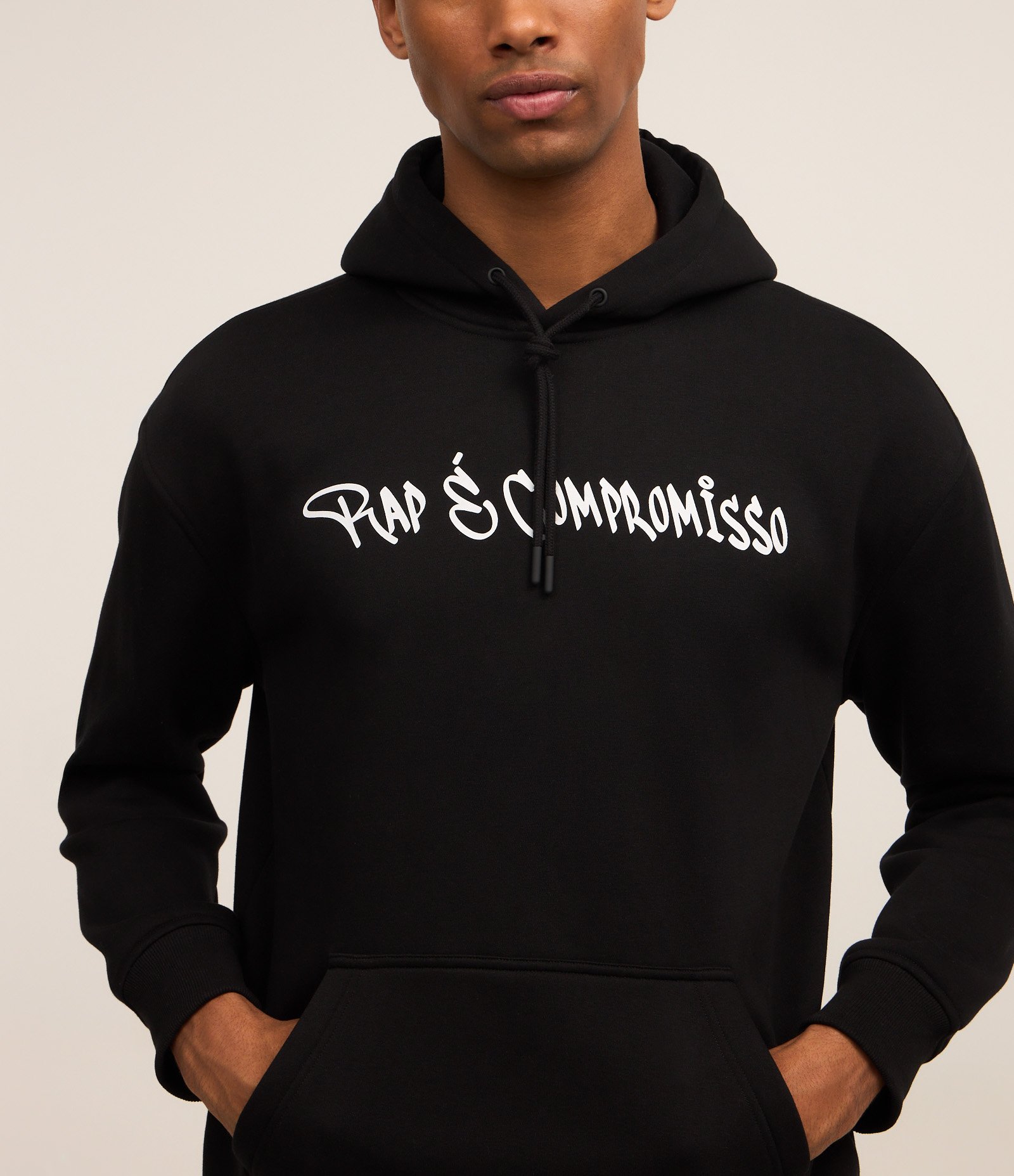 Casaco Comfot em Fleece com Estampa Sabotage Rap é Compromisso Preto 3