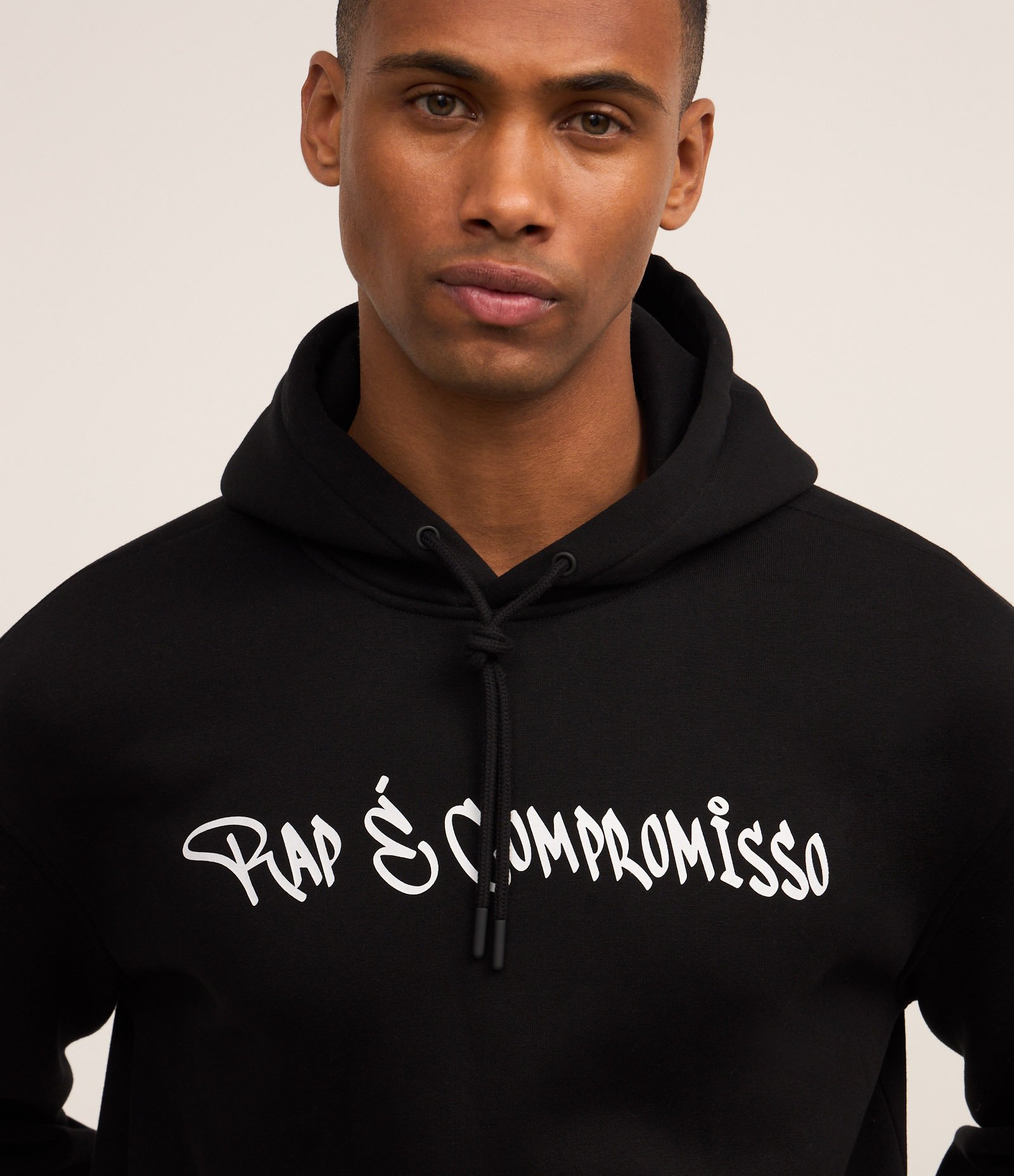 Casaco Comfot em Fleece com Estampa Sabotage Rap é Compromisso Preto 5