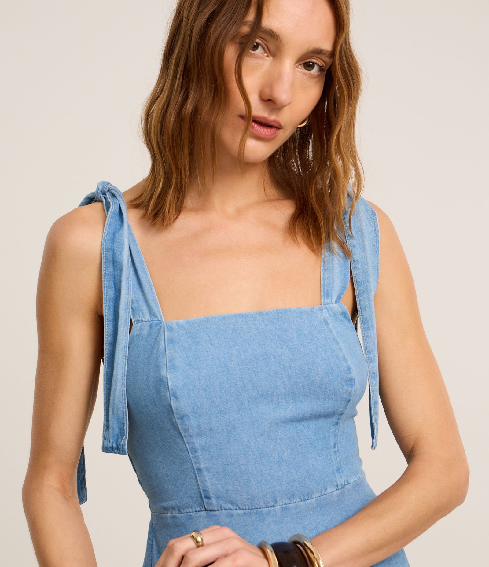 Vestido Midi em Jeans com Laços e Babado na Barra Médio 3