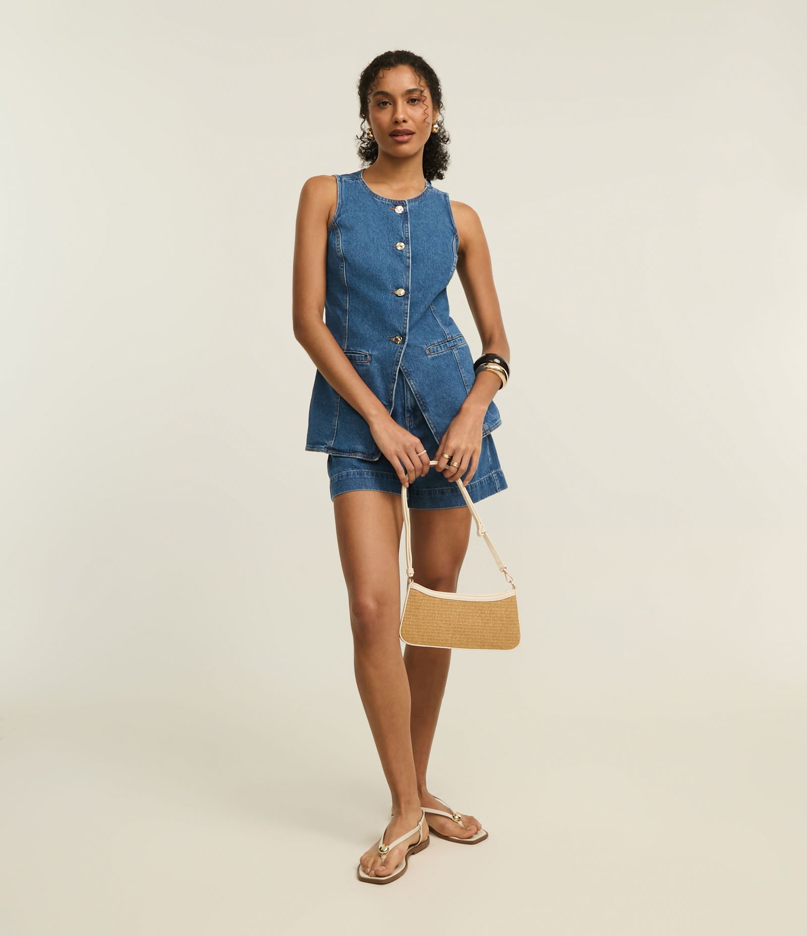 Colete Alongado em Jeans Cinturado com Botões Médio 2