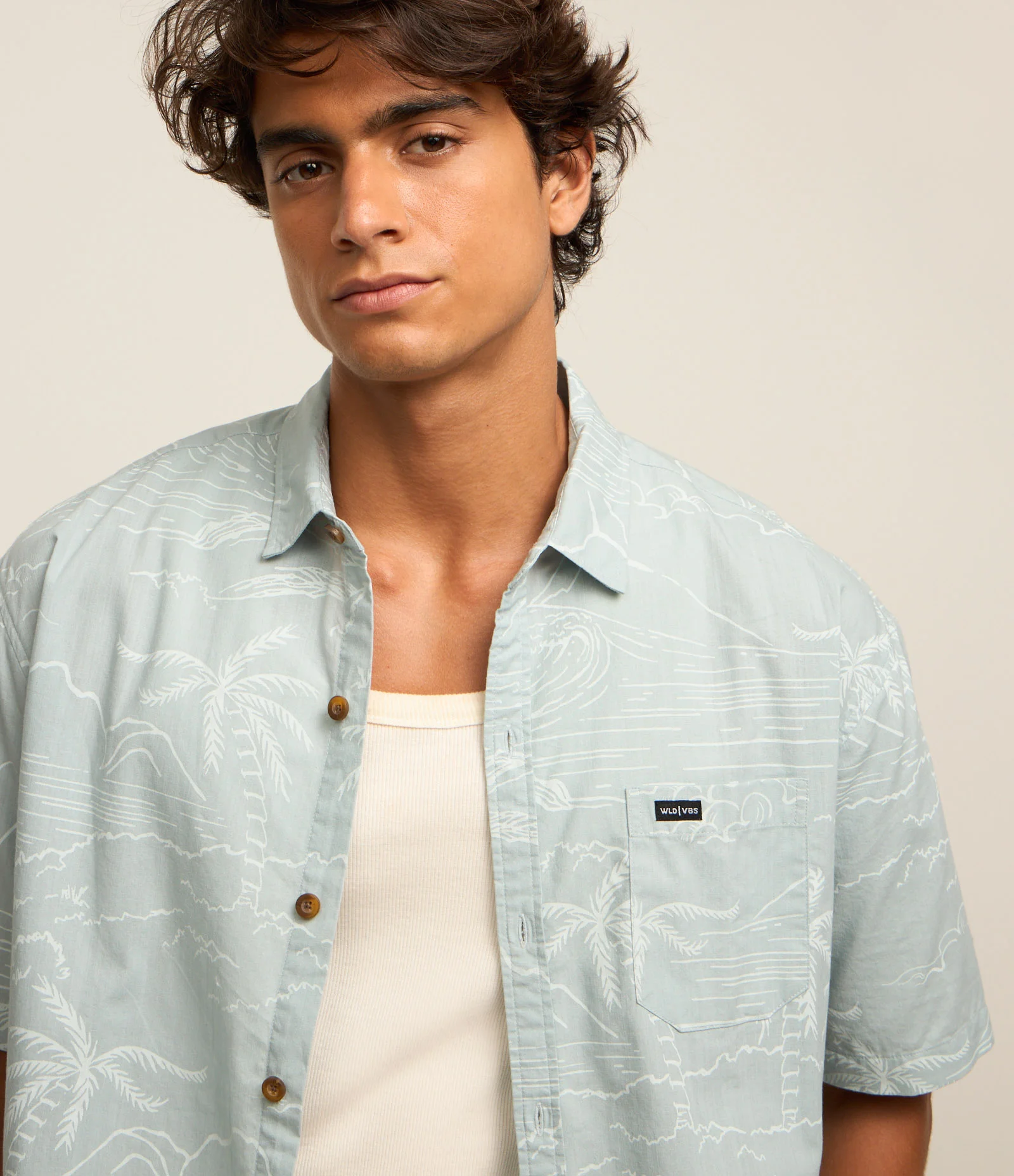 Camisa Relaxed em Algodão com Estampa de Paisagem e Bolso Azul 3