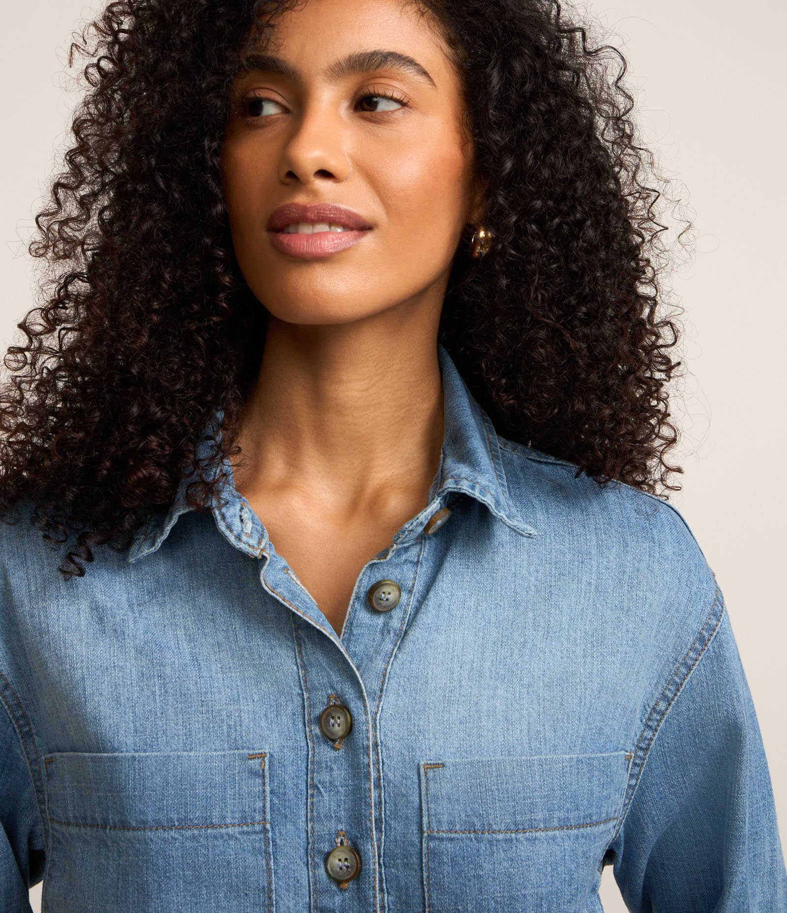 Camisa Alongada em Jeans com Fenda Lateral e Botões Frontais Azul 3